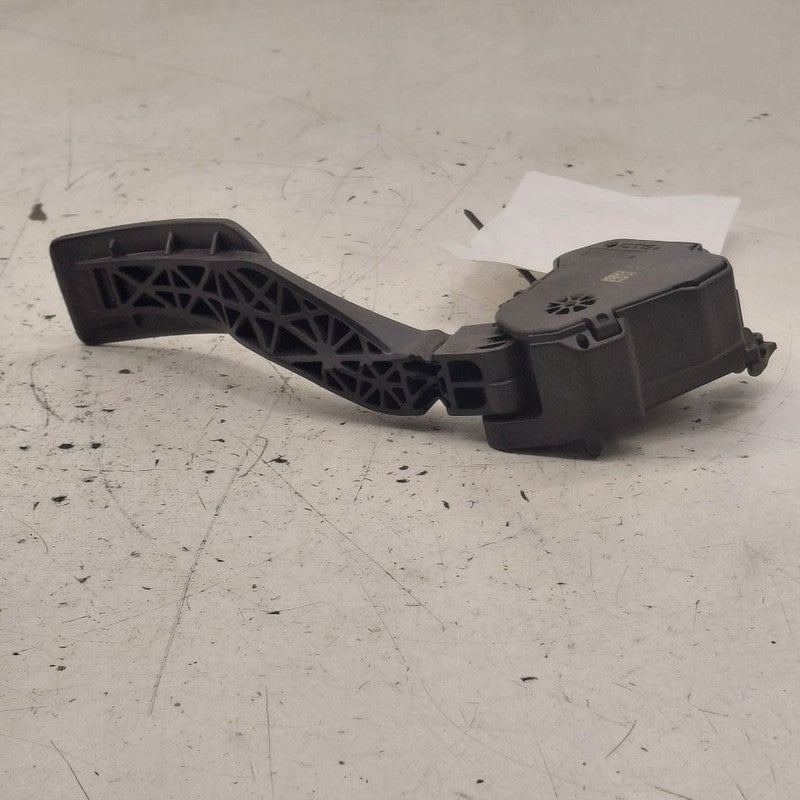 Nissan Versa Note Gas Pedal  2019 2018 2017