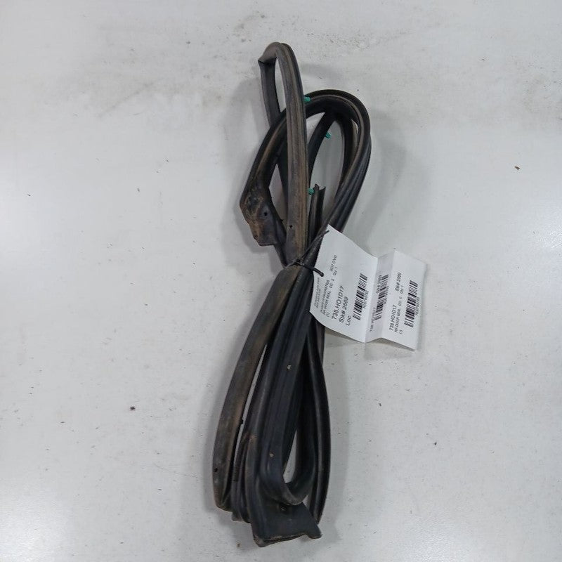 Honda Civic On Door Seal Rubber Right Passenger Rear Back  2018 2017 2