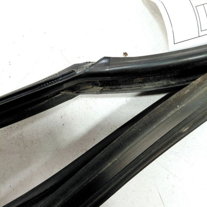 Hyundai Sonata Door Glass Window Seal Rubber Right Passenger Rear Back