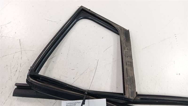 Kia Forte Door Glass Window Seal Rubber Left Rear Back 2016 2015 2014