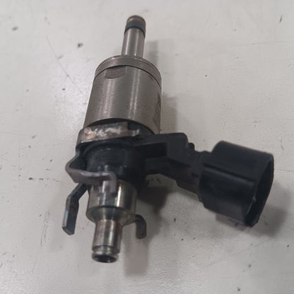 CP9Z9F593B Fuel Injection Injector Gasoline 2.0L Without Turbo Fits 12-18 Ford Focus