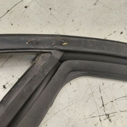 2018 Fiat 500 X Model Door Glass Window Seal Rubber Right Passenger Re