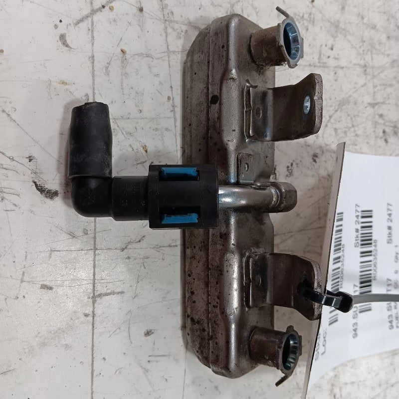 Subaru Forester Passenger Right Side Fuel Rail Injection Injector Moun