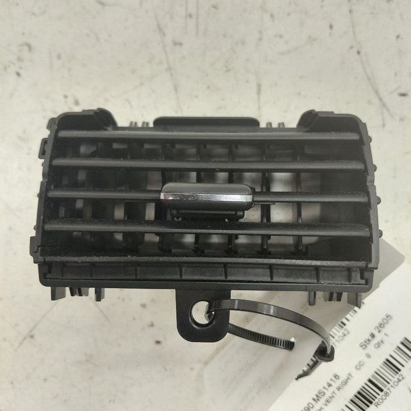 Mitsubishi Outlander   Dash Air Vent Right Passenger  2018 2017 2016