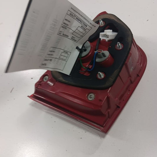 Passenger Right Tail Light Brake Lamp Gate Mntd Incandescent 16-18 Kia Sorento