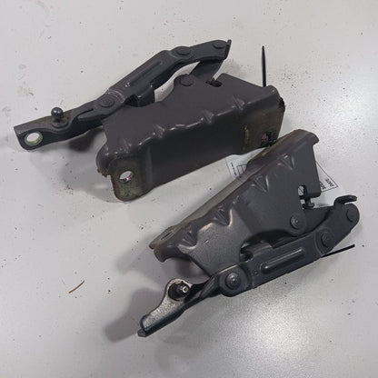 Kia Sorento Hood Hinge Set Left and Right  2018 2017 2016