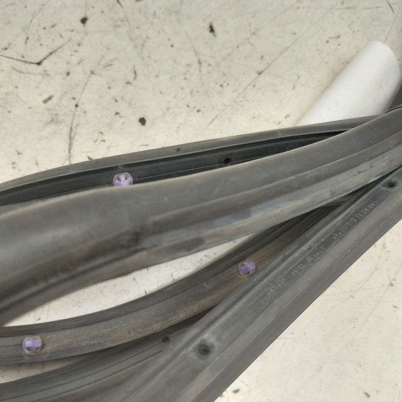 Jeep Cherokee On Door Seal Rubber Left Driver Front  2019 2020 2021