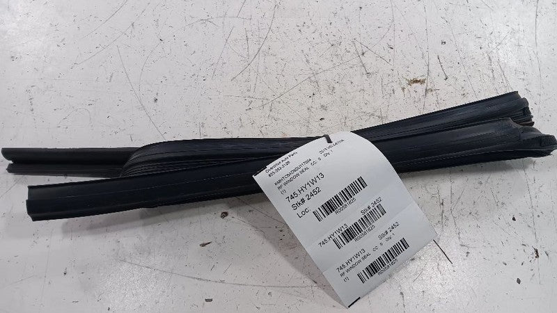 Hyundai Veloster Door Glass Window Seal Rubber Right Passenger Front  2012 2013 