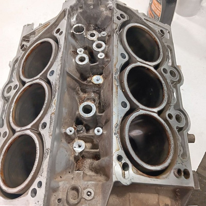 Jeep Cherokee Bare Engine Cylinder Block  3.2 2015 2016 2017 OEM