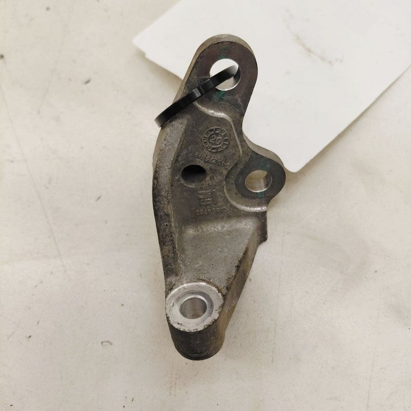 Buick Encore GX Transfer Case Mount Bracket  2020 2021 2022 2023
