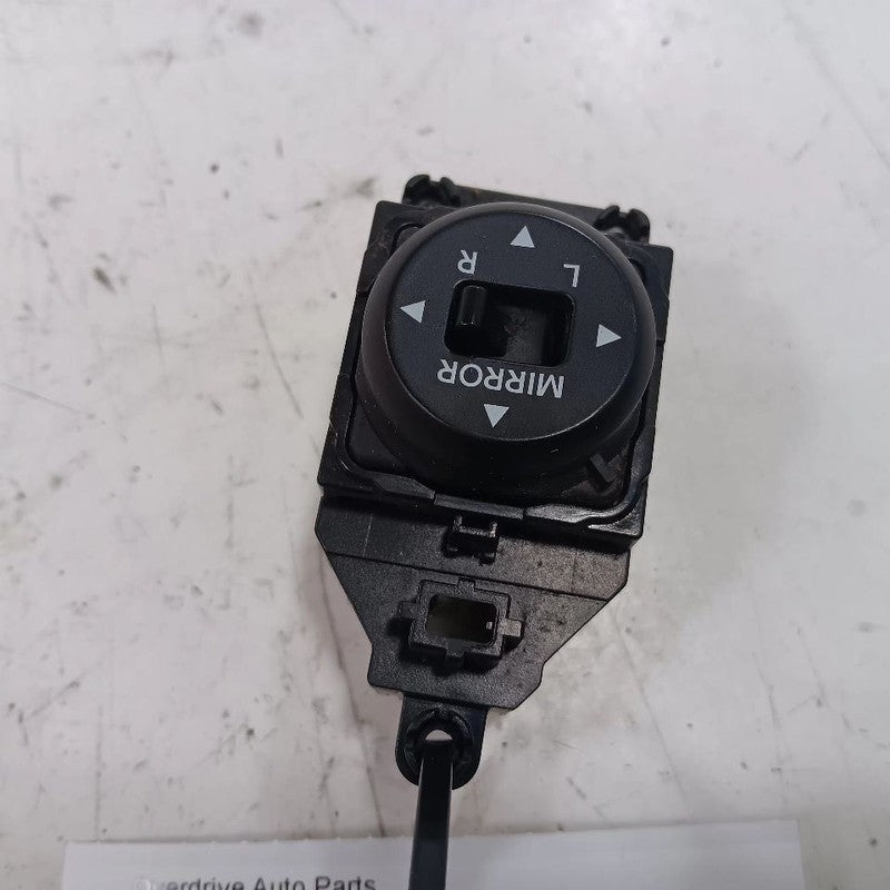 Driver Left Front Door Mirror Switch Fits 12-17 ACCENT