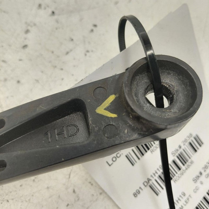 Nissan Versa Windshield Wiper Arm Left Driver  2019 2018 2017 2016
