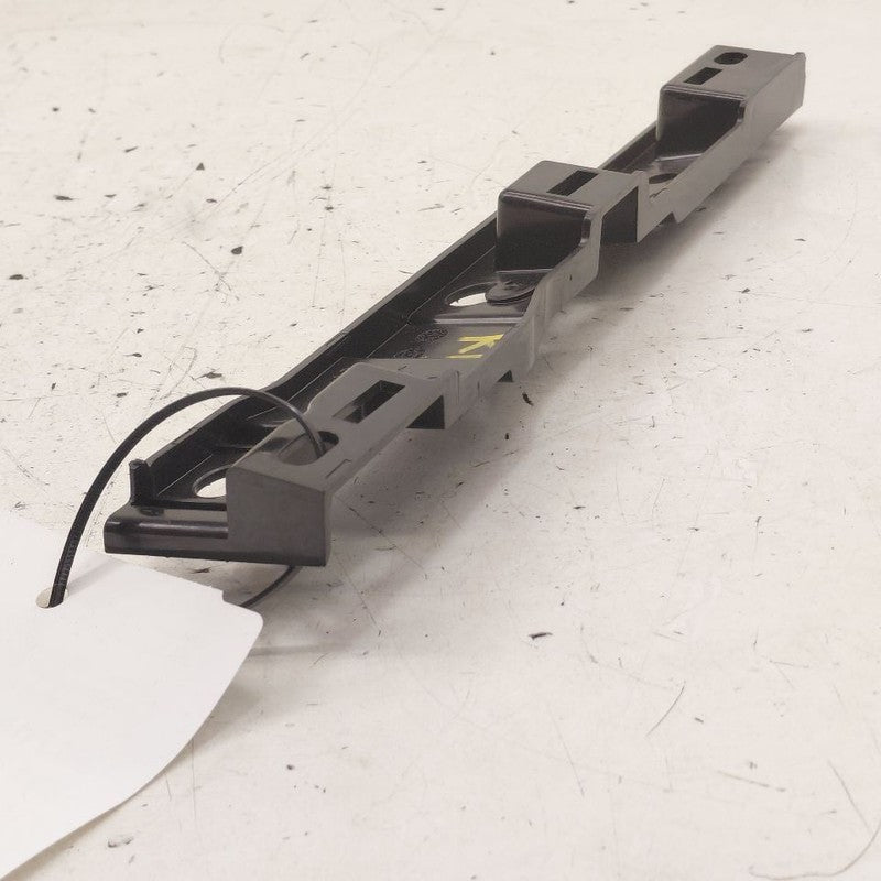 2018 Fiat 500 X Model Passenger Right Front Bumper Mounting Bracket {5