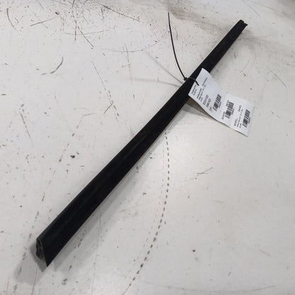 Kia Sportage Left Front Weather Strip Interior  2022 2021 2020 2019 2018