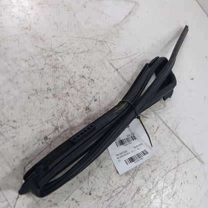 Nissan Kicks Door Glass Window Seal Rubber Right Passenger Rear Back  