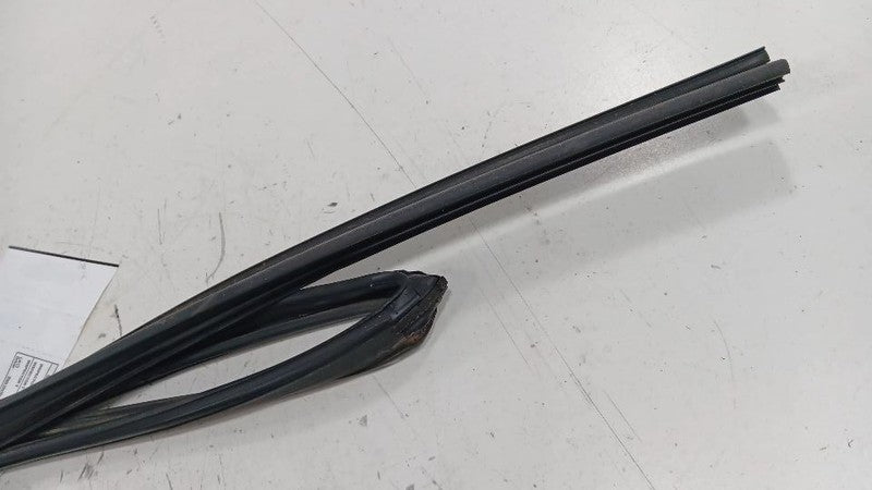 Subaru Impreza Door Glass Window Seal Rubber Right Passenger Rear Back
