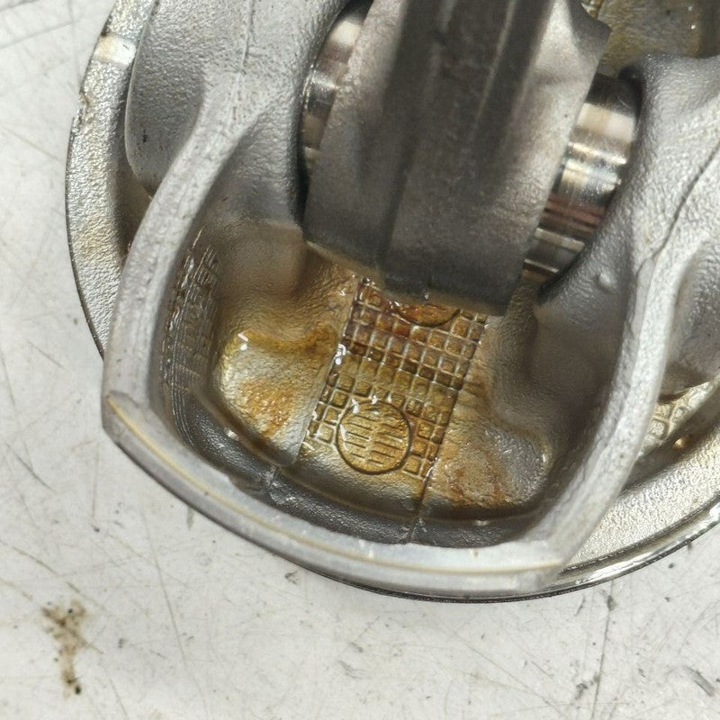 Toyota Prius Single Piston With Connecting Rod   1.8 2022 2021 2020