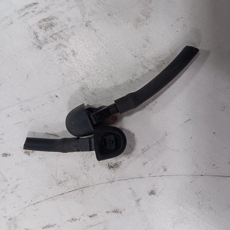 Subaru Outback Legacy Windshield Wiper Washer Fluid Hood Sprayer Nozzl