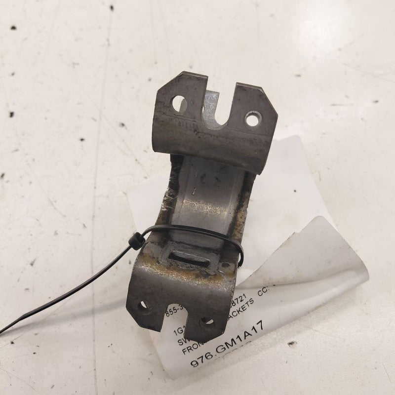 Chevy Volt Front Sway Bar Bushing Mounting Bracket  2016 2017 2018 201