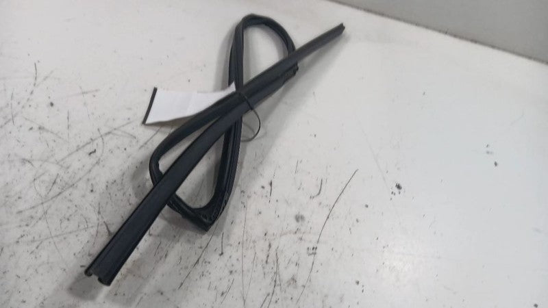 Subaru Forester Door Glass Window Seal Rubber Left Rear Back  2017 201