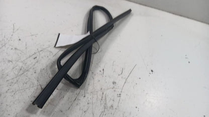 Subaru Forester Door Glass Window Seal Rubber Left Rear Back  2017 201