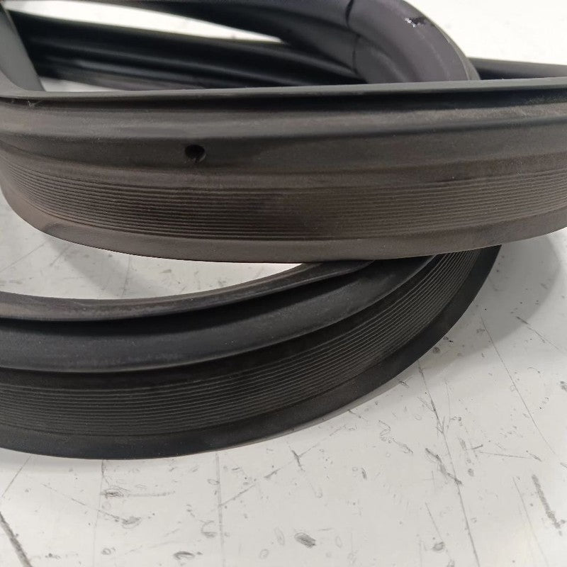 Kia Soul Trunk Lid Hatch Door Rear Back Rubber Seal  2017 2018 2019 OE