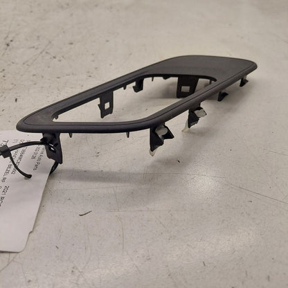 Nissan Rogue Interior Door Handle Bezel Trip Right Passenger Front 202