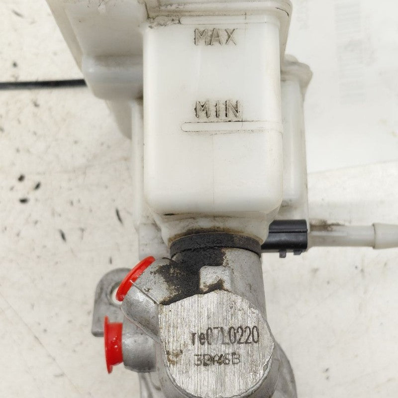Brake Master Cylinder Fits 12-19 Nissan Versa