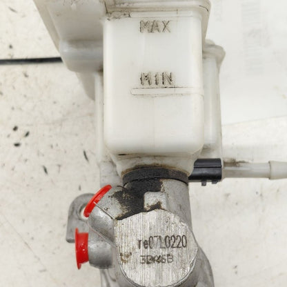 Brake Master Cylinder Fits 12-19 Nissan Versa