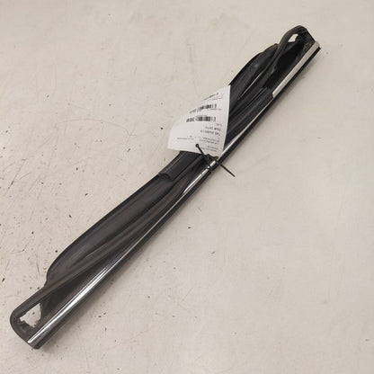 Jeep Cherokee Door Glass Window Seal Rubber Right Passenger Rear Back 