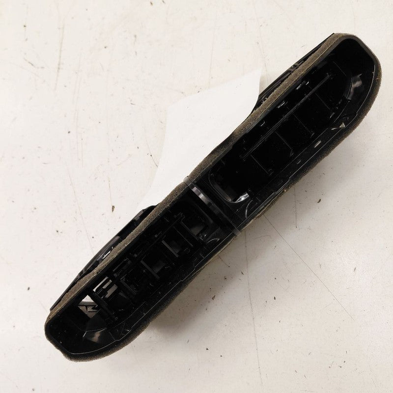 Chevy Trailblazer Dash Air Vent Center Middle  2023 2022 2021