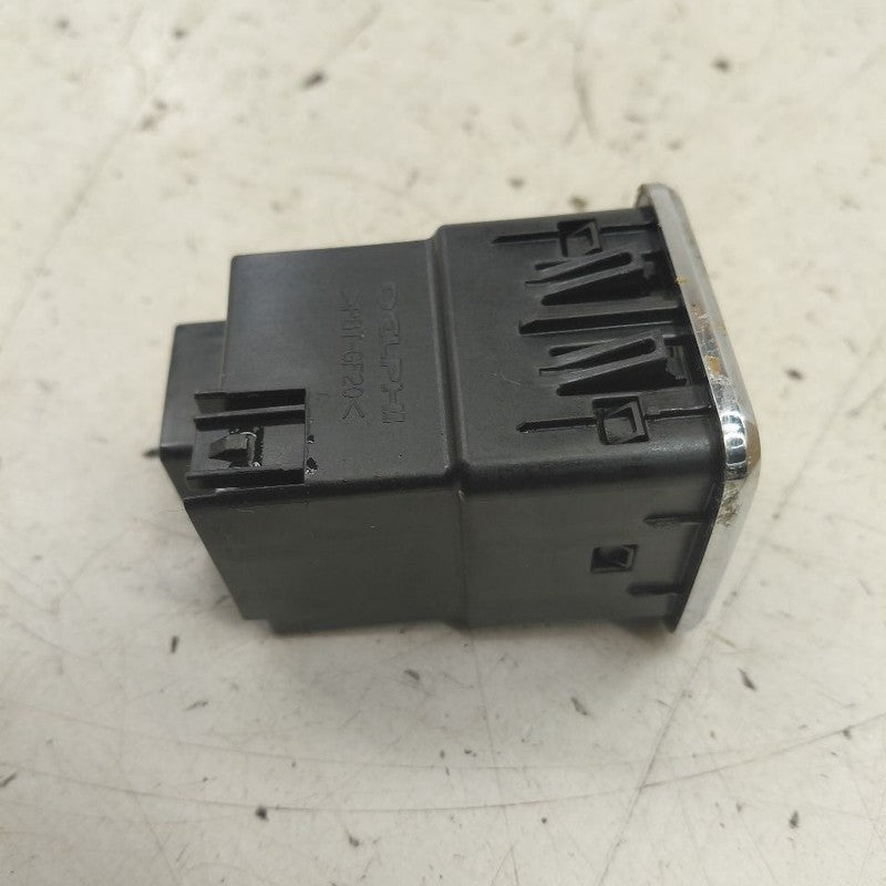 Jeep Cherokee USB Plug In Hub Port  2019 2020 2021