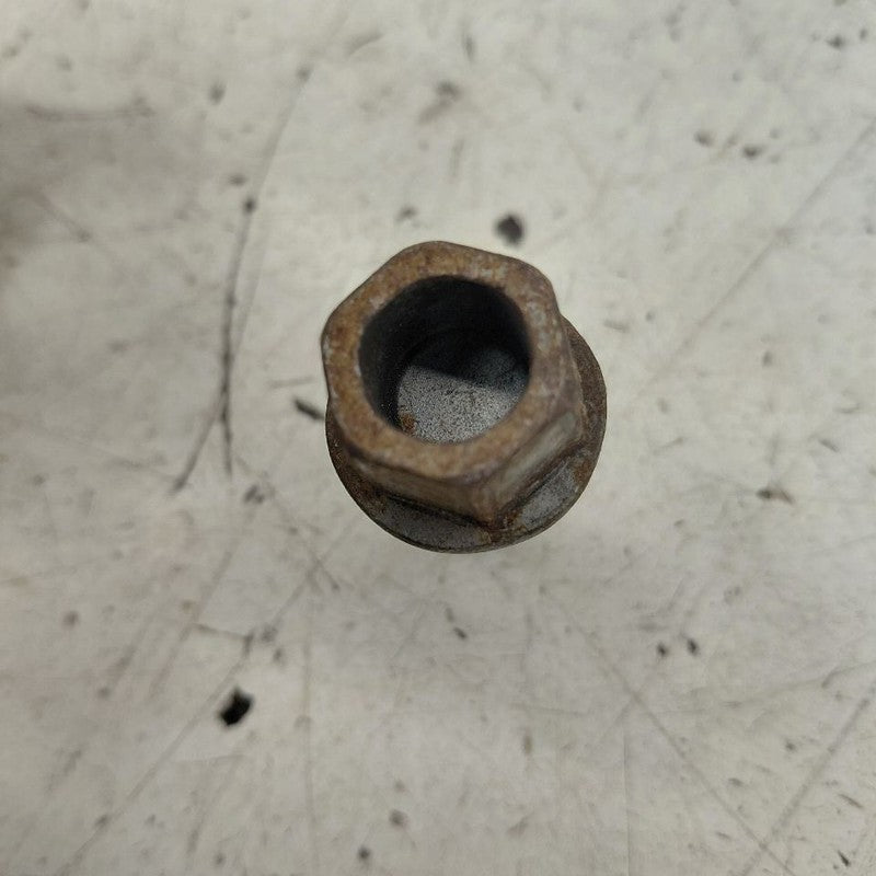 Fiat 500 X Model   Lug Nut Set  2016 2017
