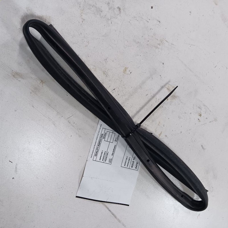 Chevy Malibu Cowl Vent Panel Hood Rubber Seal 2019 2020 2021 2022 OEM