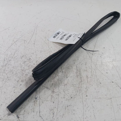 Hyundai Tucson Door Glass Window Seal Rubber Right Passenger Rear Back