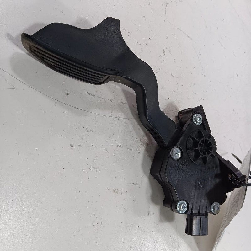 Toyota Prius C Gas Pedal  2017 2016 2015 2014 2013