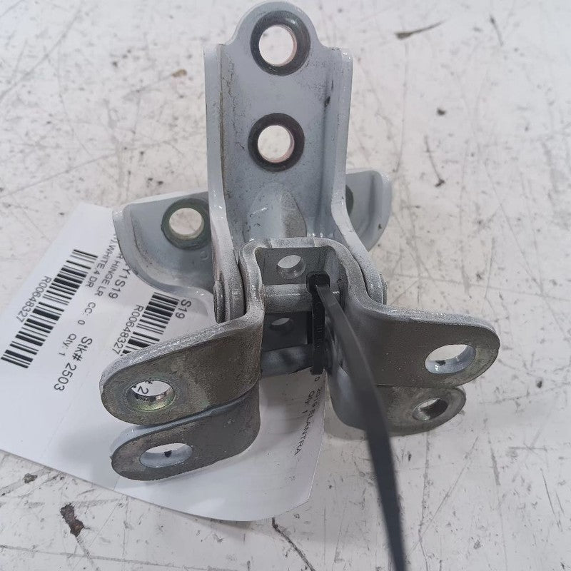 Hyundai Elantra Door Hinge Set Left Rear  2017 2018 2019 2020