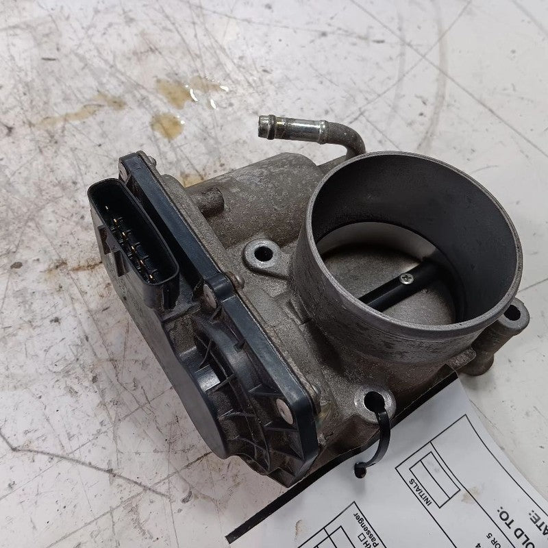 Throttle Body Throttle Valve  2.5L Fits 13-19 Subaru Legacy OEM