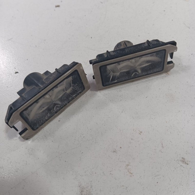Grand Cherokee License Plate Light Lamp  2017 2018 2019 2020 OEM