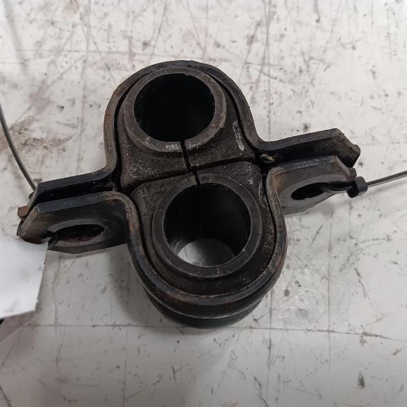 Toyota Rav 4 Sway Bar Bushing Mounting Bracket  2.5L 2015 2016 2017 20