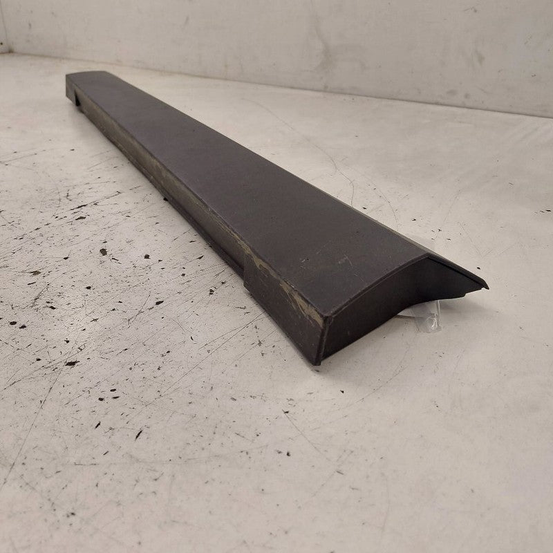 Buick Encore GX Door Molding Trim Strip Left Driver Front  2022 2023 2