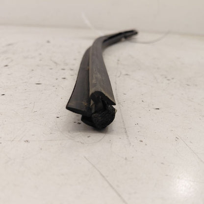 Kia Sorento Left Rear Weather Strip Interior  2018 2017 2016