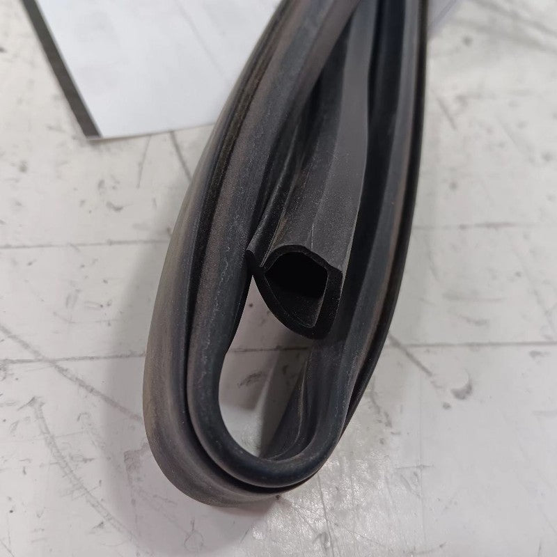 Nissan LEAF Cowl Vent Panel Hood Rubber Seal  2013 2014 2015 2016 2017