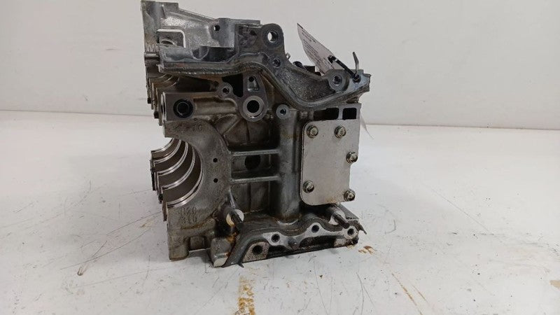 Engine Cylinder Block Left Gasoline Fits 18-19 XV CROSSTREK OEM