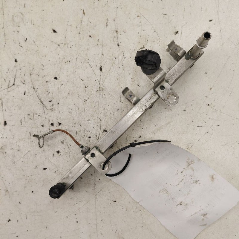 Chevy Trax Fuel Rail Injection Injector Mount Bar  2022 2021