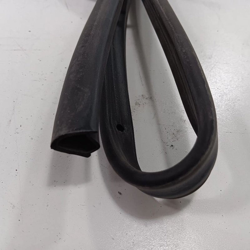 INFINITI Q50 Cowl Vent Panel Hood Rubber Seal  2014 2015 2016 2017 201