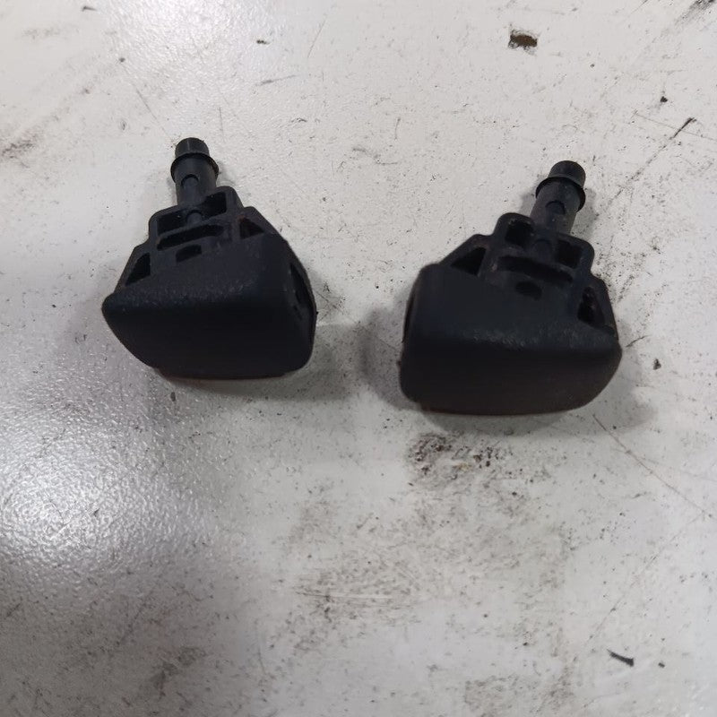 Chevy Malibu Windshield Wiper Washer Fluid Hood Sprayer Nozzles 2019 2