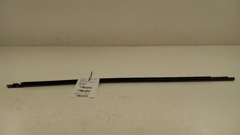 Chevy Malibu Door Glass Window Weather Strip Trim Rear Right Side Back 2015