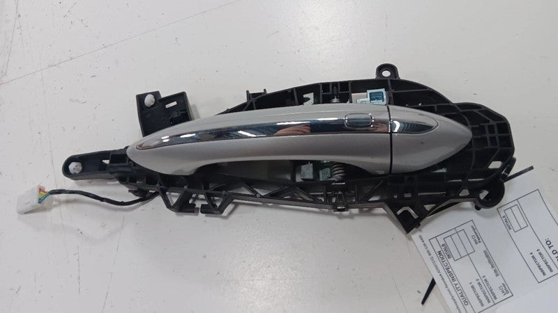 13509606 Passenger Right Front Door Handle Exterior Chrome  Opt D7A Fits 17-20 BOLT