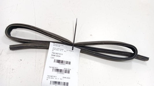 Mazda 3 Cowl Vent Panel Hood Rubber Seal 2010 2011 2012 2013 OEM